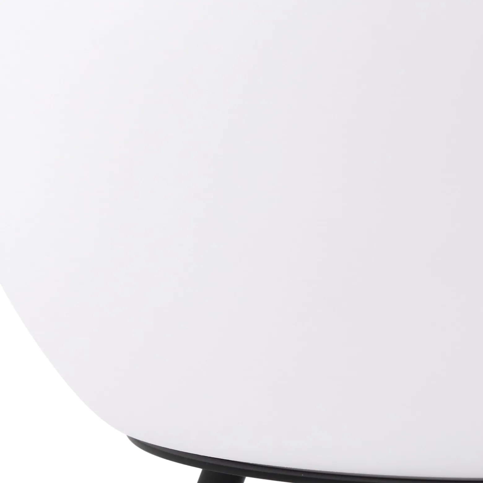 Lindby LED-Akkutischlampe Aurilia, schwarz/weiß, Eisen, IP44