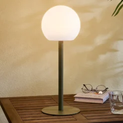 Lindby LED-Akku-Tischleuchte Eleia, grün, Metall, IP44