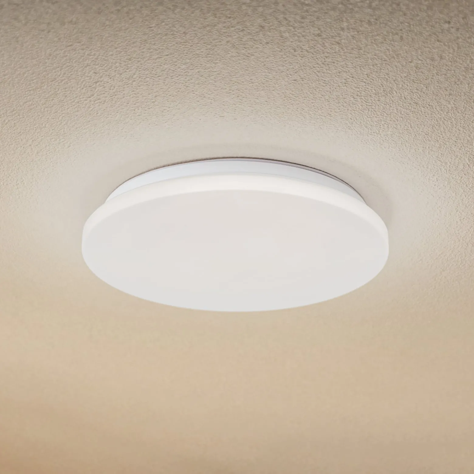 Lindby LED-Außendeckenleuchte Kirkola, 3000 K, Ø 34 cm, weiß