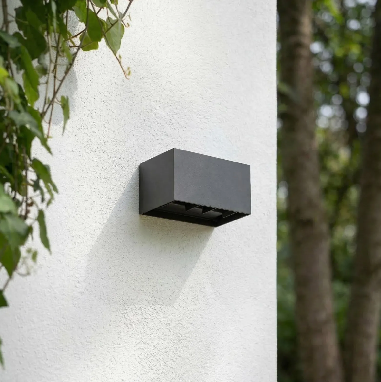 Lindby LED-Außenwandlampe Nivar, eckig, schwarz, 20cm, IP54