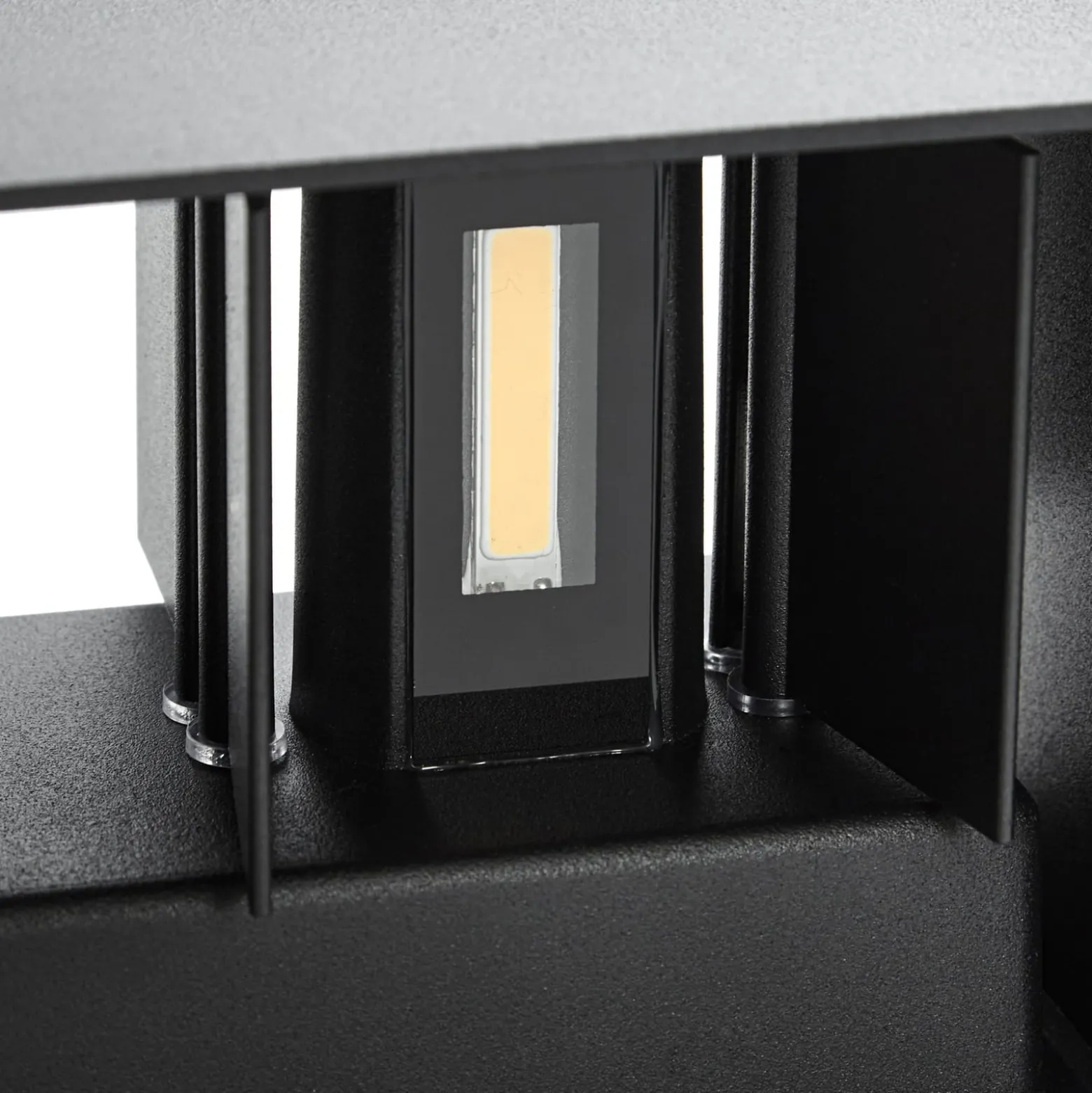 Lindby LED-Außenwandlampe Nivar, eckig, schwarz, 20cm, IP54
