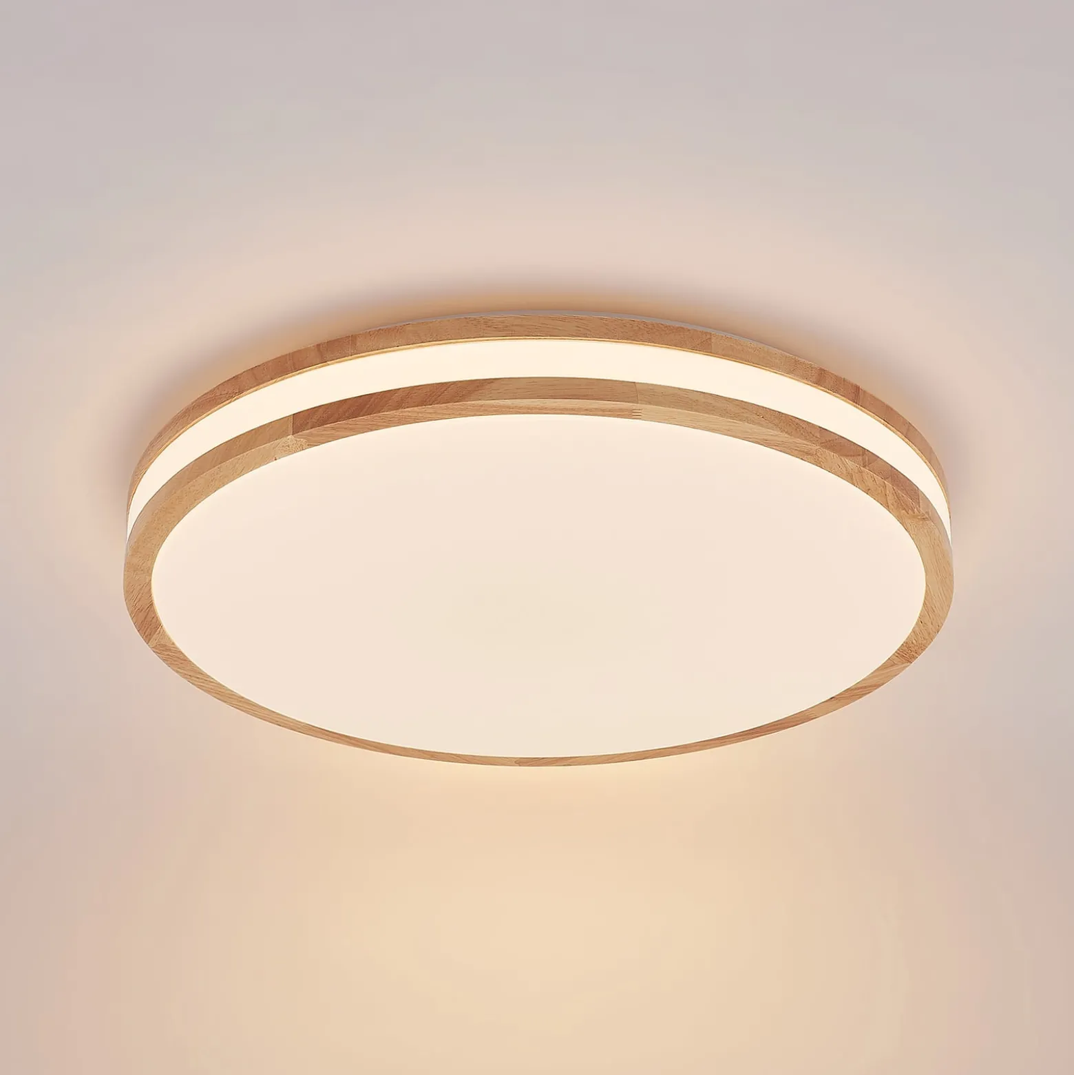 Lindby LED-Deckenlampe Emiva, 50 cm, Holz hell, CCT