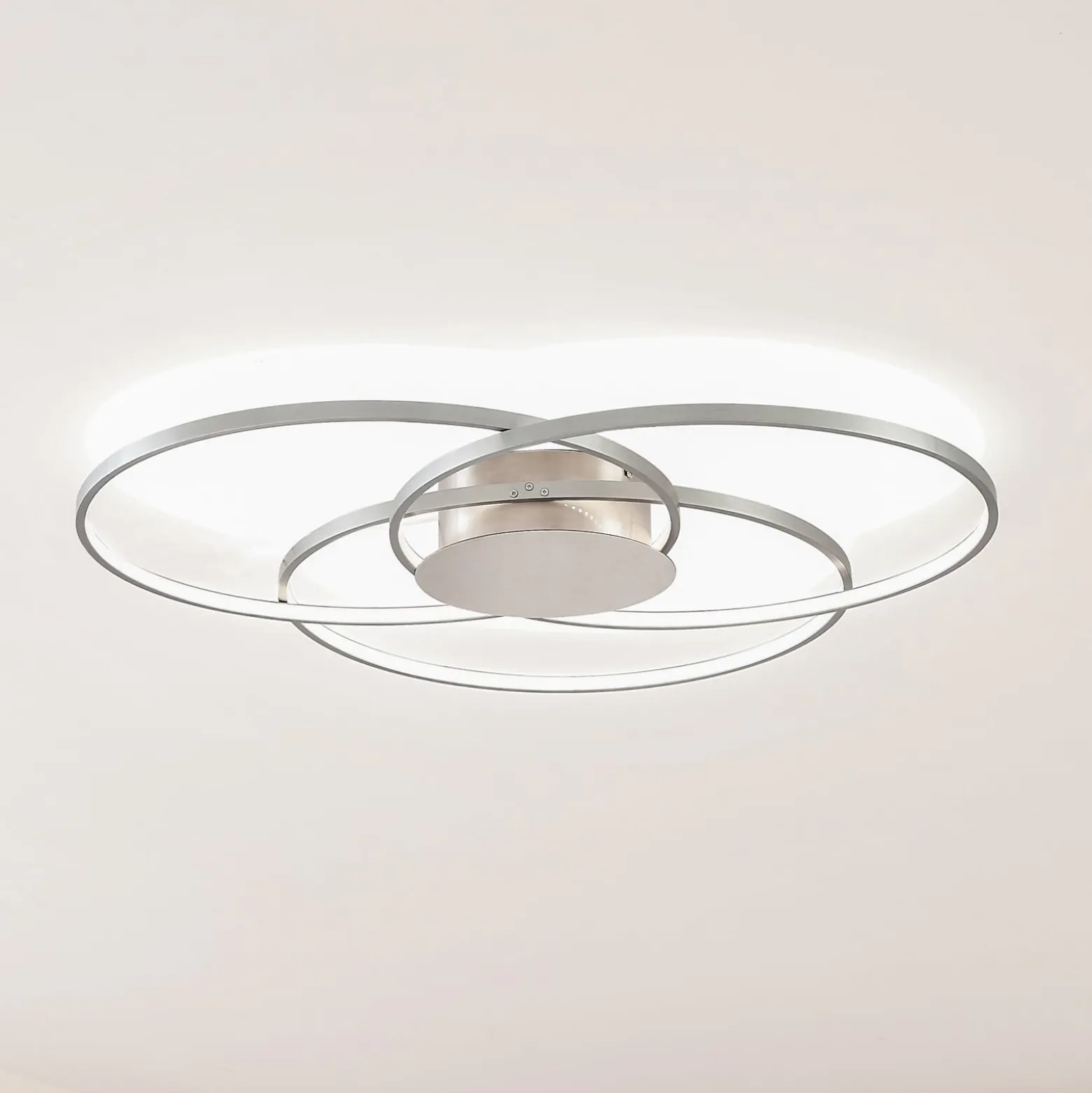 Lindby LED-Deckenleuchte Riley, alufarben, Metall, dimmbar