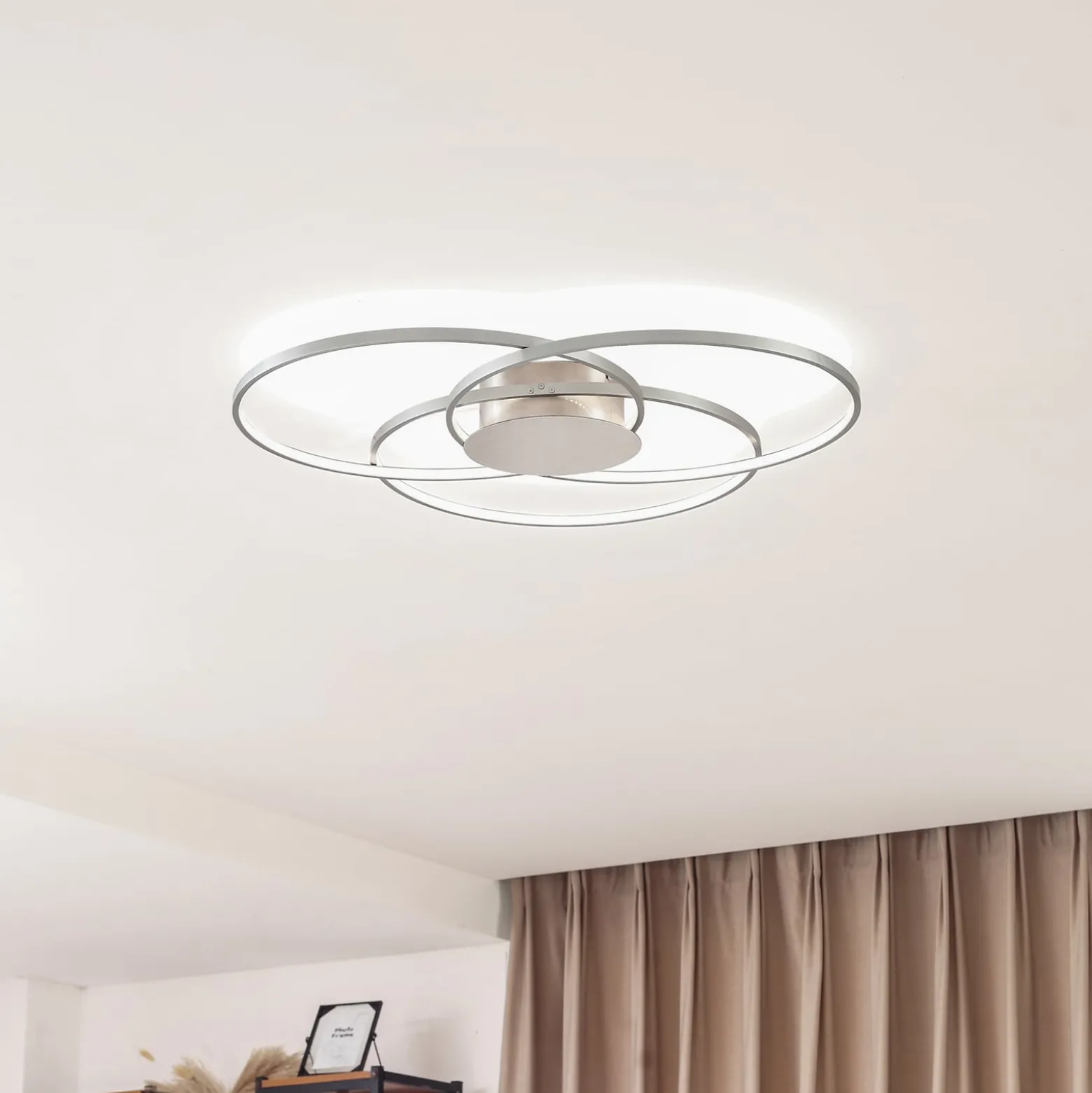 Lindby LED-Deckenleuchte Riley, alufarben, Metall, dimmbar