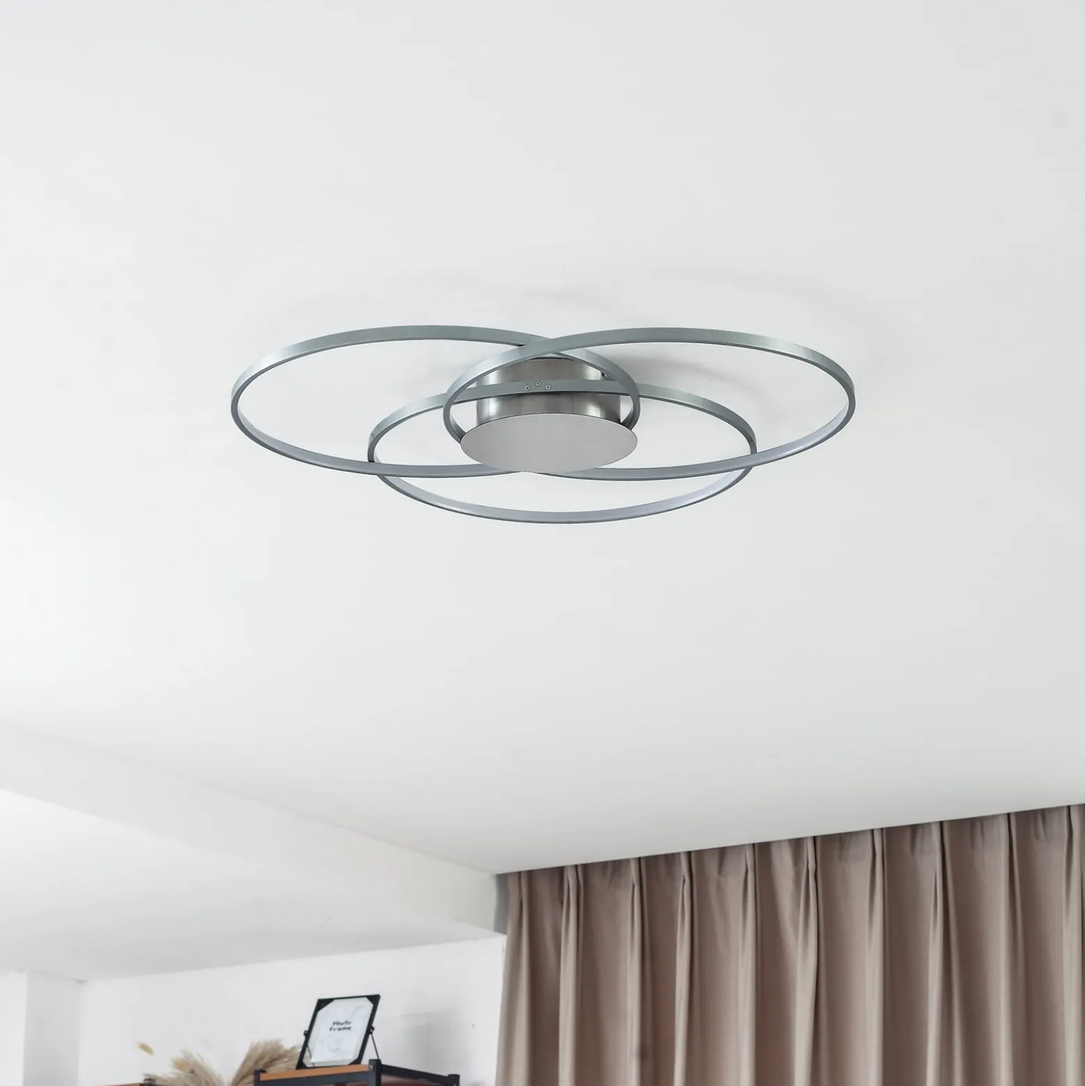 Lindby LED-Deckenleuchte Riley, alufarben, Metall, dimmbar
