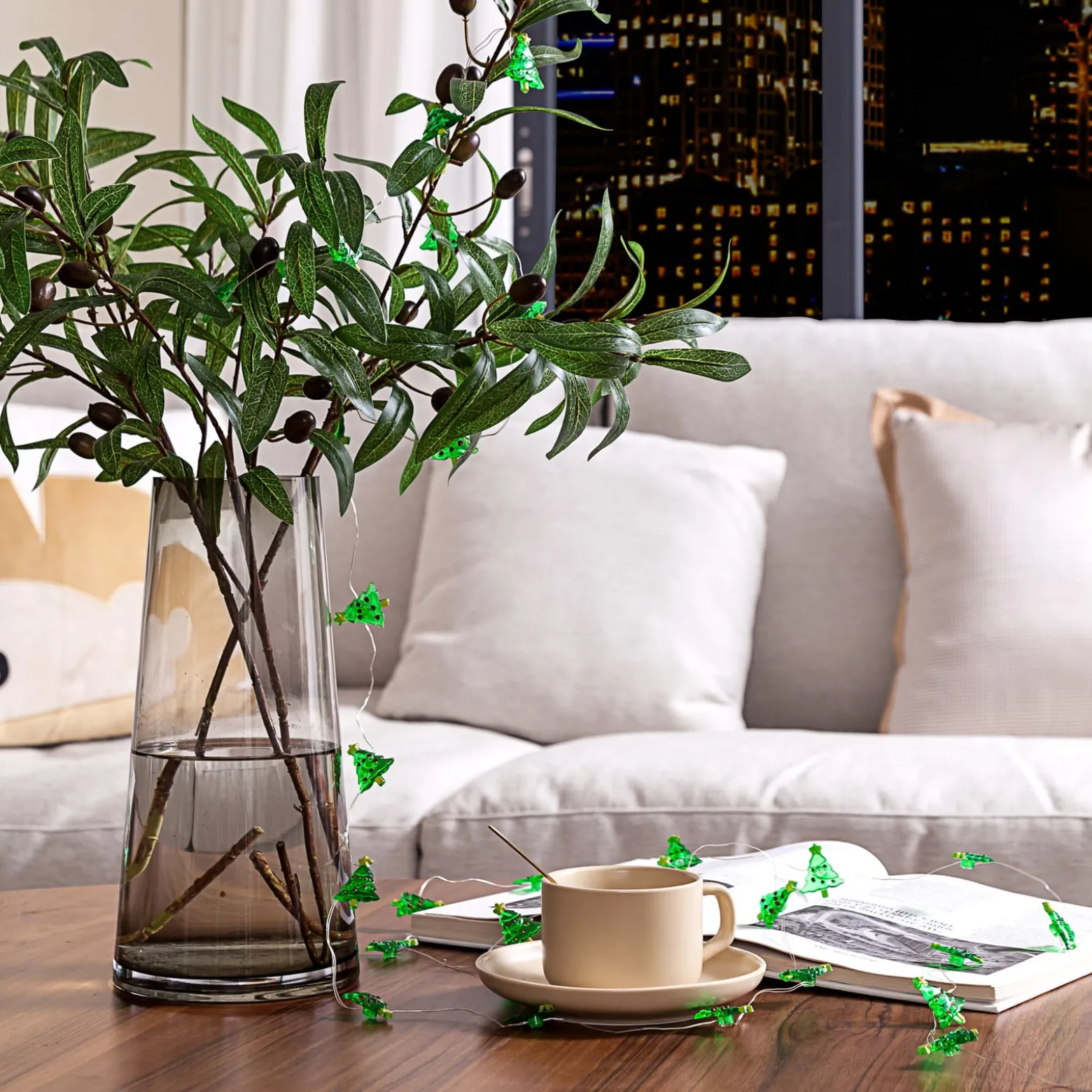 Lindby LED-Lichterkette Motje, Weihnachtsbäume, 320 cm, IP20