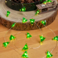 Lindby LED-Lichterkette Motje, Weihnachtsbäume, 320 cm, IP20