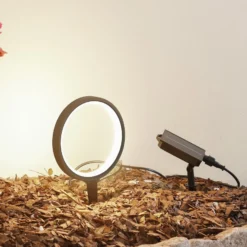 Lindby LED-Solar-Erdspießleuchte Syrene, 18 cm, schwarz, Alu