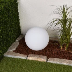 Lindby LED-Solarlampe Lago, Ø 30 cm, Kugel, Erdspieß, weiß