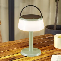 Lindby LED-Solar-Tischleuchte Mikkel, grün, dimmbar