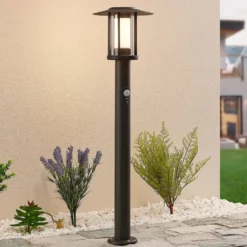 Lindby LED-Wegelampe Gregory, 76cm, Sensor, dunkelgrau, IP44