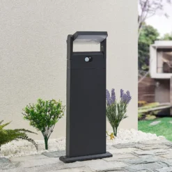 Lindby Novalie LED-Solar-Wegeleuchte
