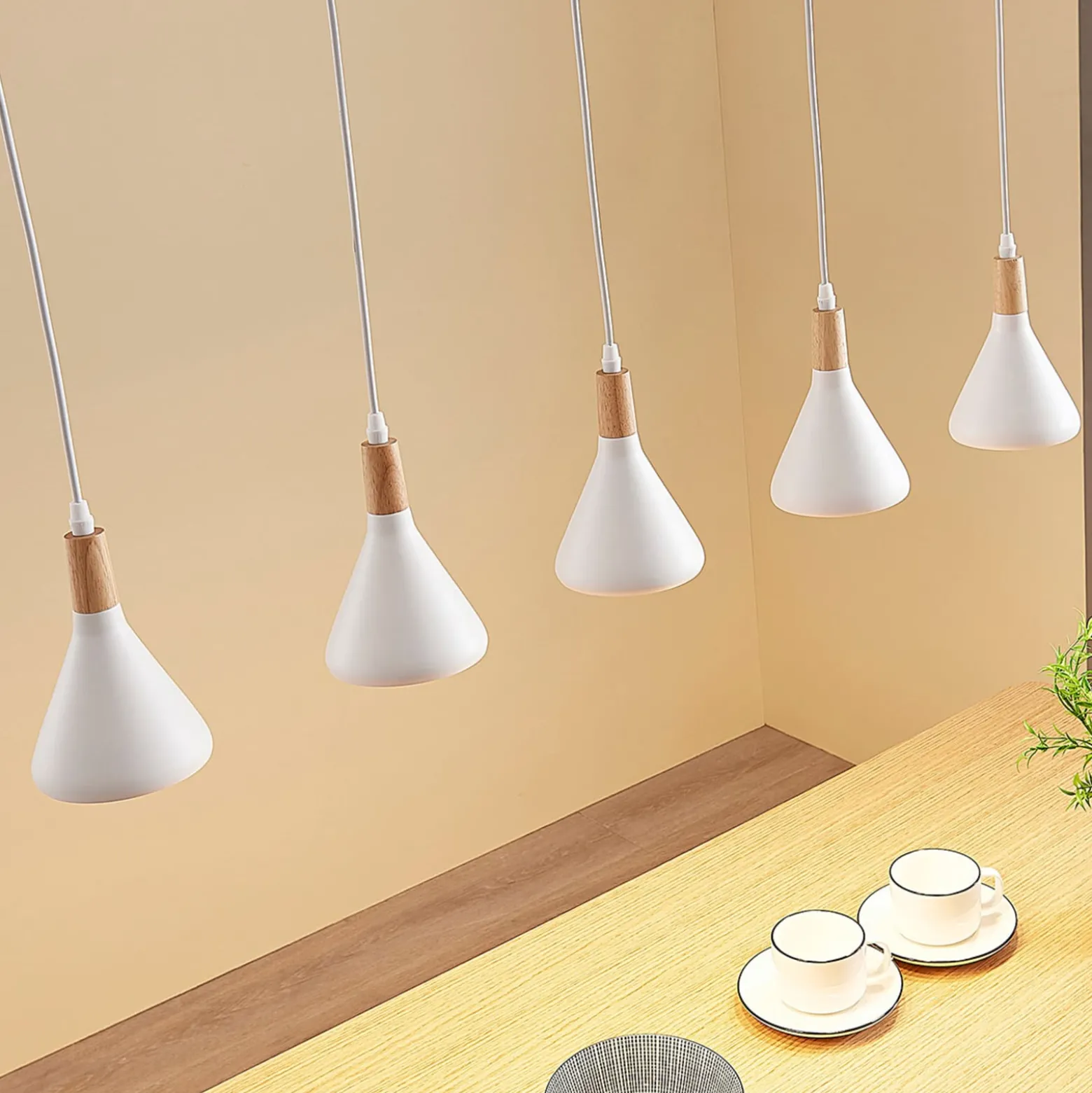 Lindby Pendelleuchte Arina, 100 cm, weiß, 5-flammig, E14