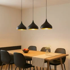 Lindby Pendelleuchte Elamira, schwarz, Metall, 133cm, 3-flg.