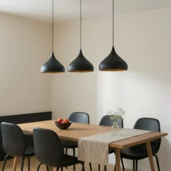Lindby Pendelleuchte Elamira, schwarz, Metall, 133cm, 3-flg.
