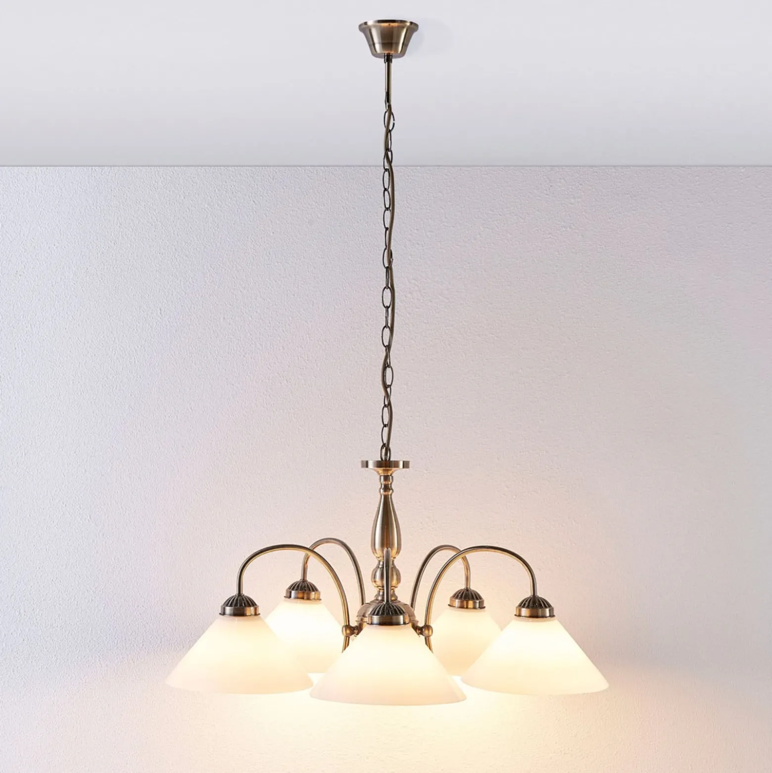 Lindby Pendelleuchte Otis, Ø 68 cm, 5-flg., weiß, Glas, E27