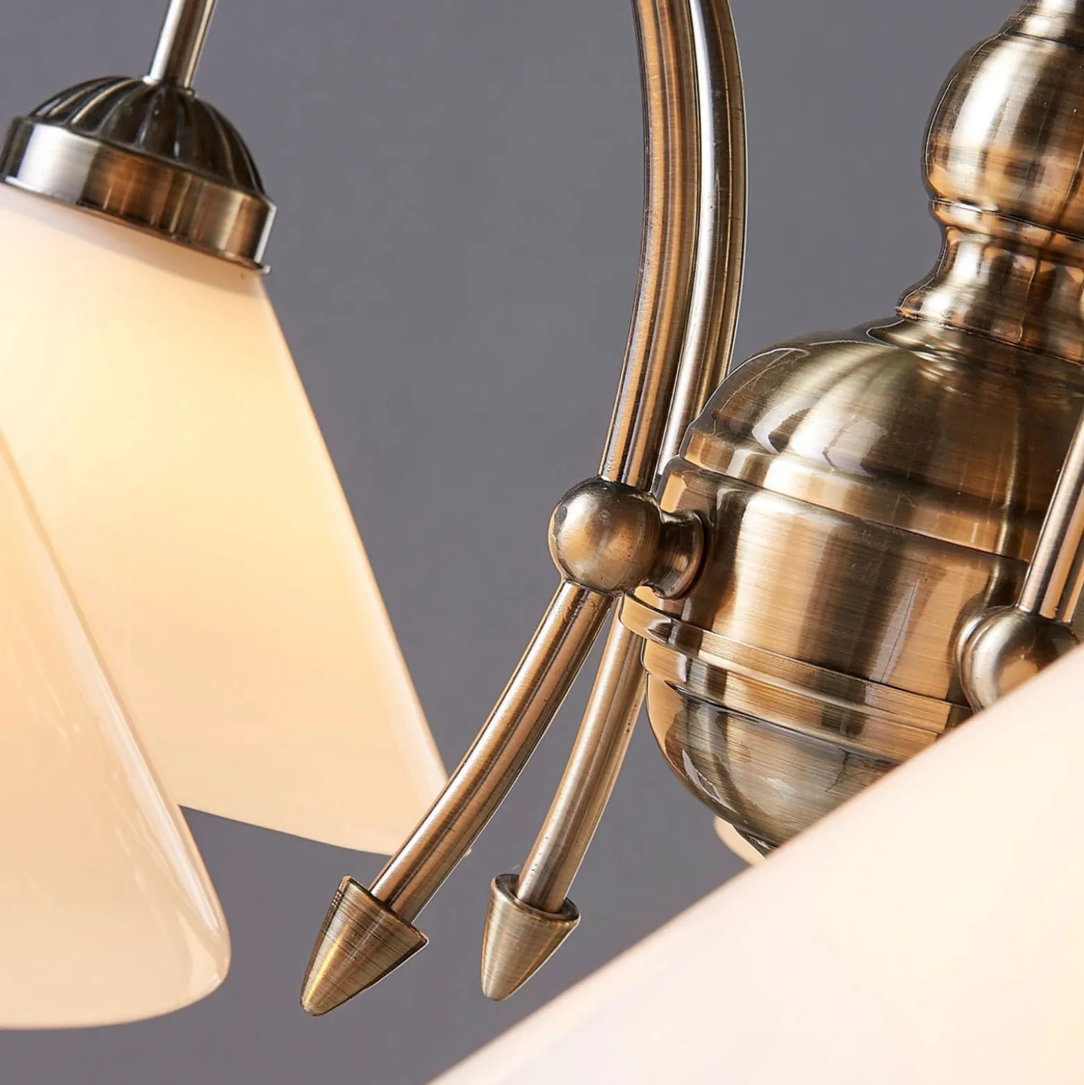 Lindby Pendelleuchte Otis, Ø 68 cm, 5-flg., weiß, Glas, E27