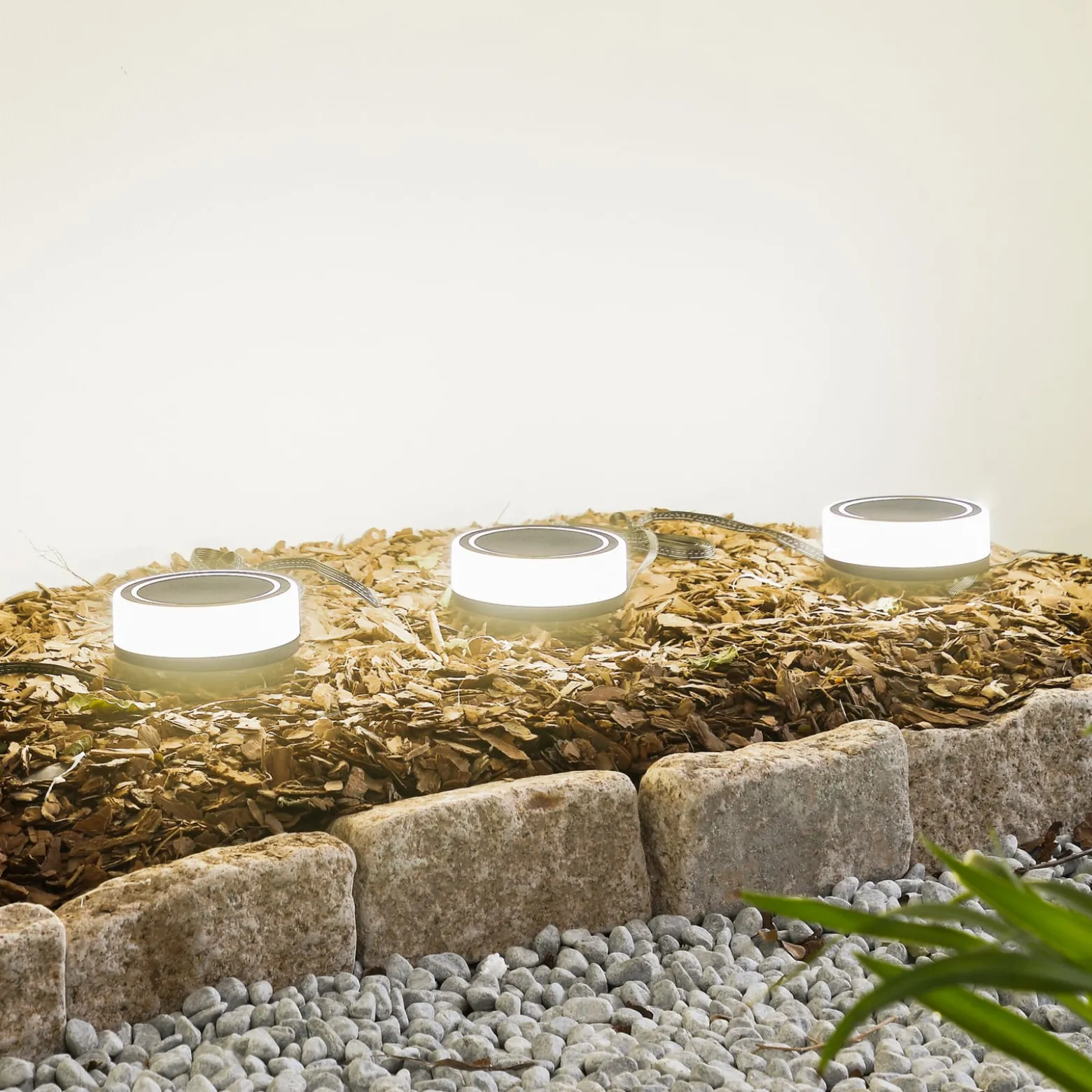 Lindby Smart LED-Erdspießleuchte Kyren, CCT, RGB, Tuya, 3er