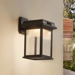 Lindby Solar-LED-Wandleuchte Latarka, Höhe 27,5 cm, Sensor