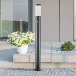 Lindby Wegelampe Statius, anthrazit/weiß, Sensor, 100cm