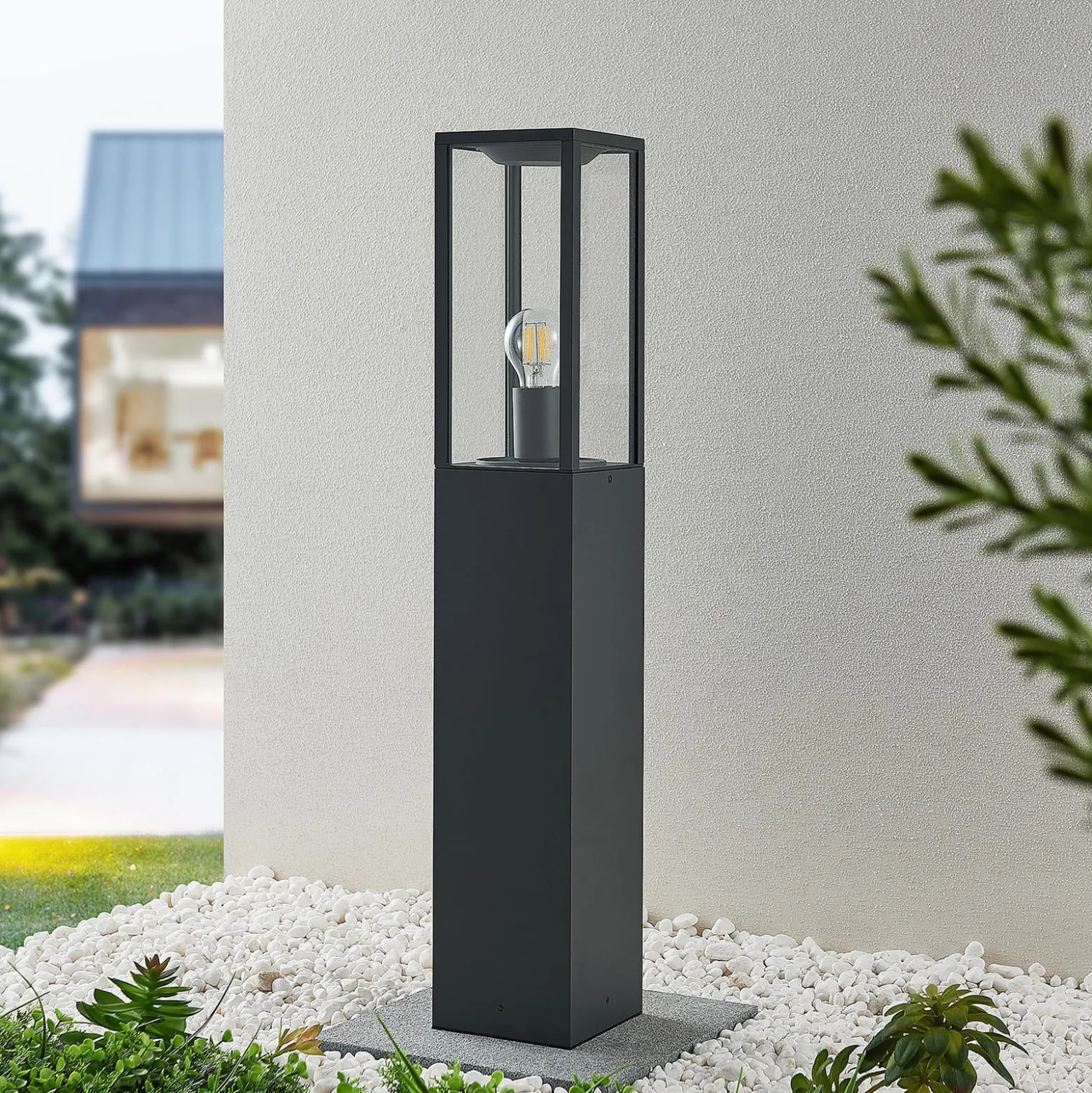 Lindby Wegeleuchte Peldar, anthrazit/klar, 80 cm