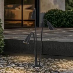 Lindby Wegeleuchte Sorvete, schwarz, Metall, 3-flg., 83cm