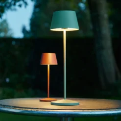 LOOM DESIGN LED-Akku-Tischleuchte Modi Micro, IP65, corten