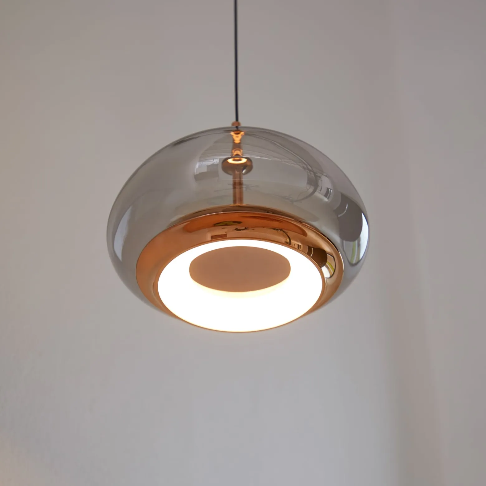 LOOM DESIGN LED-Hängelampe Avalon roségold/grau Ø 20 cm Glas