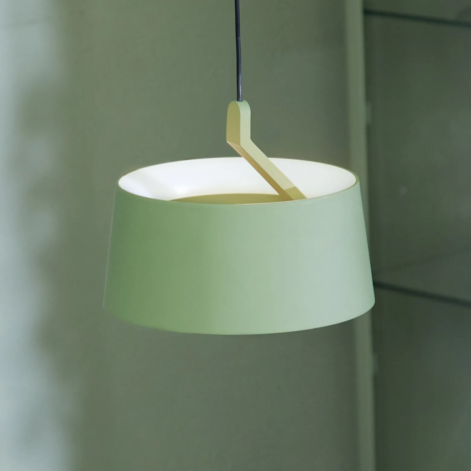 LOOM DESIGN LED-Hängeleuchte Cookie, grün, Aluminium Ø 15 cm