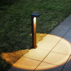 LOOM DESIGN LED-Wegeleuchte Arn, corten, Höhe 70 cm, Alu