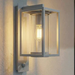 Lucande Außenwandlampe Ferda, Sensor, Fassung unten hellgrau