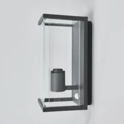 Lucande Außenwandleuchte Annalea, 29cm, 1-flg., IP54, Sensor