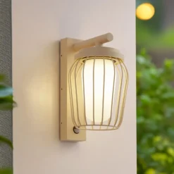 Lucande Außenwandleuchte Chandan, 30cm, beige, Sensor, IP44