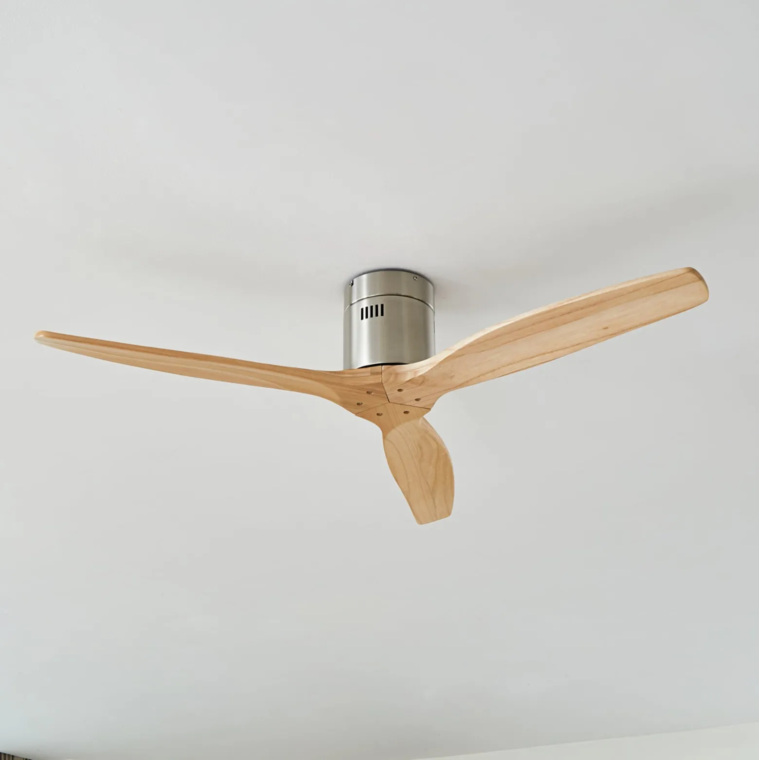 Lucande Deckenventilator Vindur, nickel, DC, leise