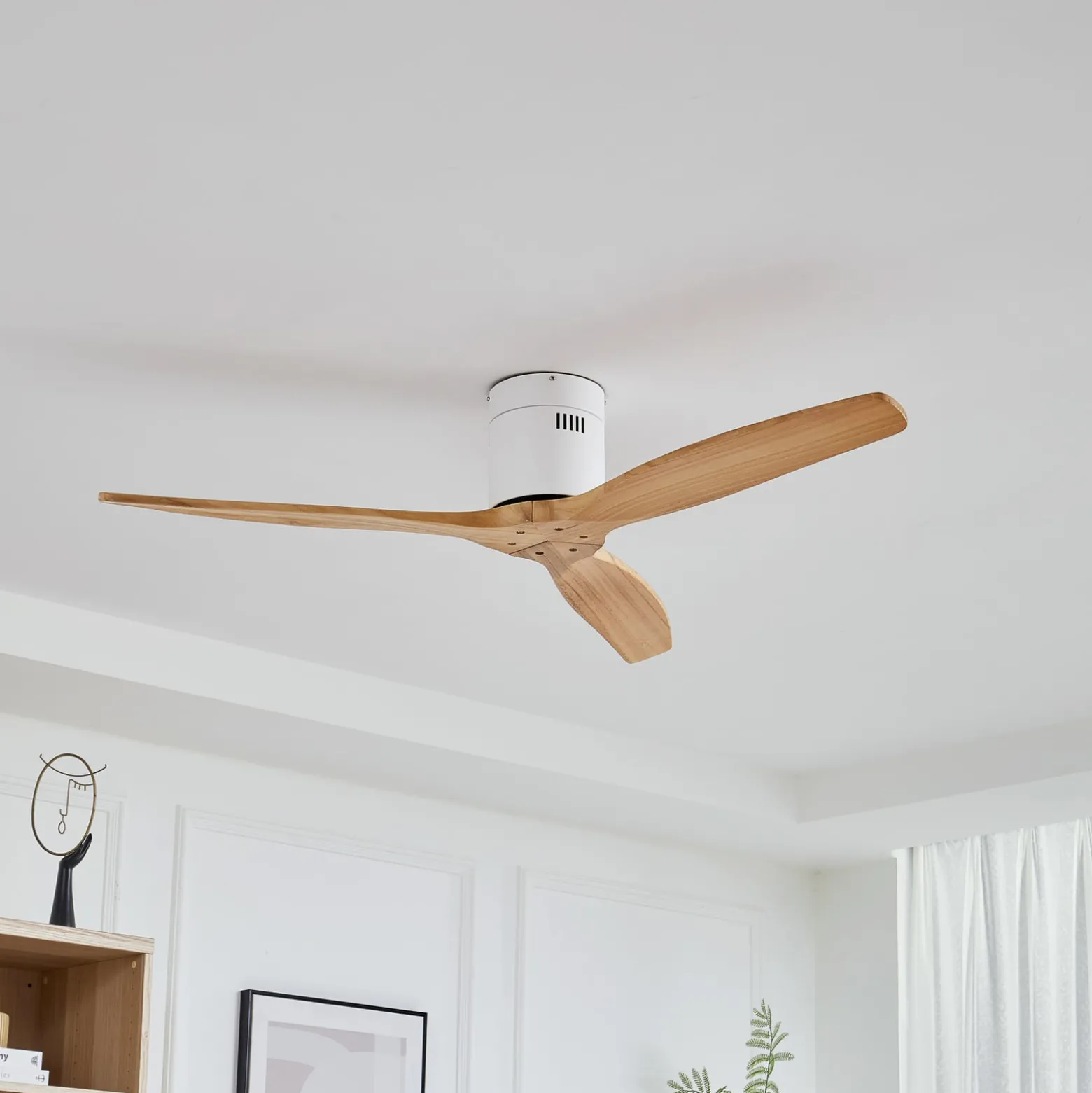 Lucande Deckenventilator Vindur, weiß, Holz, DC, leise