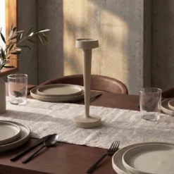 Lucande LED-Akku-Kerzenständer Lea, Vase, beige, 28 cm