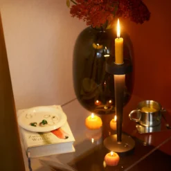 Lucande LED-Akku-Kerzenständer Lea, Vase, dunkelbraun, 28 cm