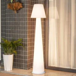 Lucande LED-Akku-Terrassenleuchte Gauri, weiß, 153 cm, IP44