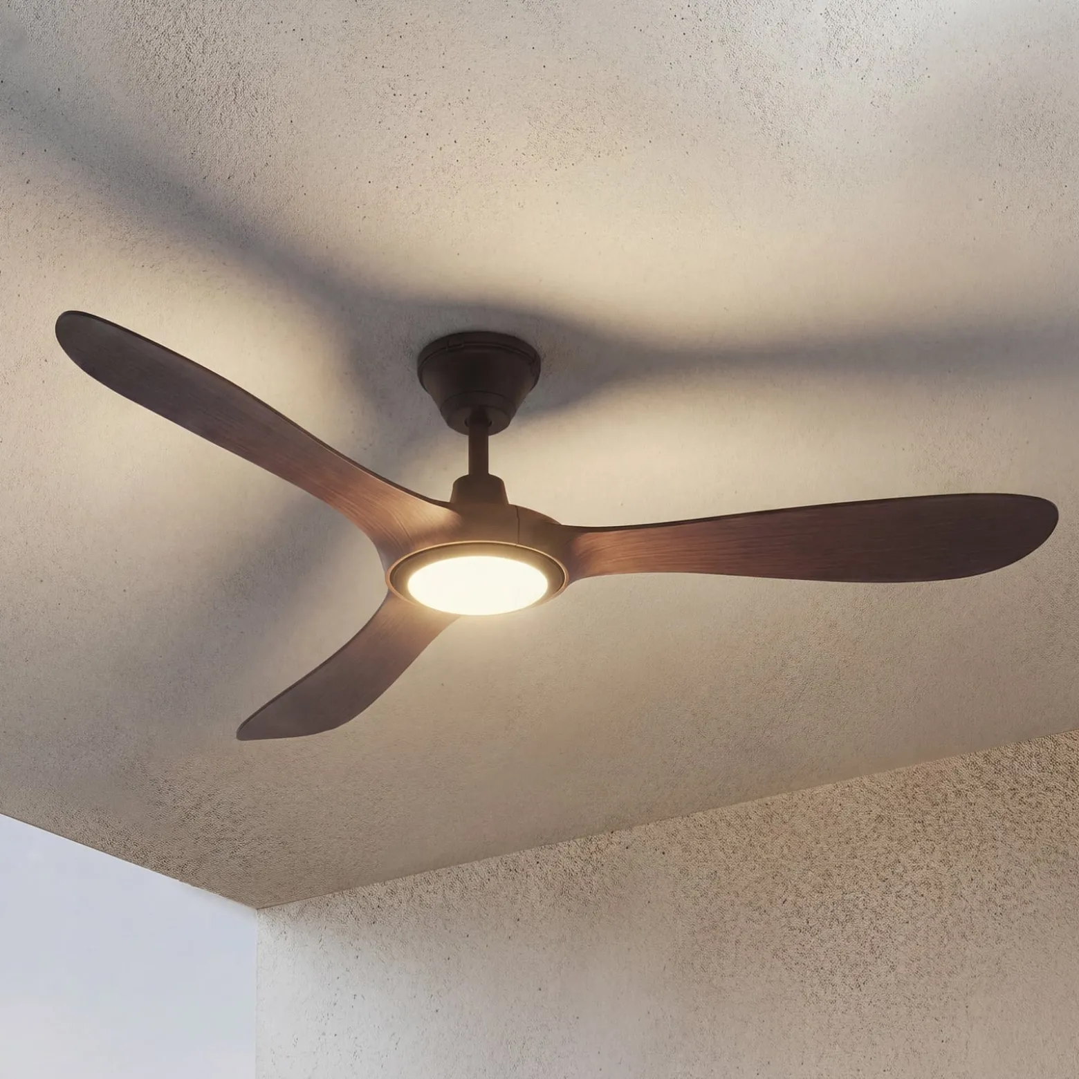 Lucande LED-Außendeckenventilator Winrod, Holz dunkel, dim.