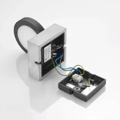 Lucande LED-Außenwandlampe Belna, Beton, Sensor, IP54