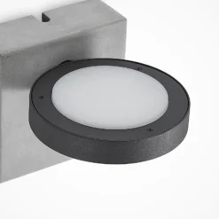 Lucande LED-Außenwandlampe Belna, Beton, Sensor, IP54