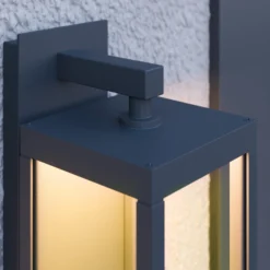 Lucande LED-Außenwandleuchte Ferdinand, Sensor, dunkelgrau