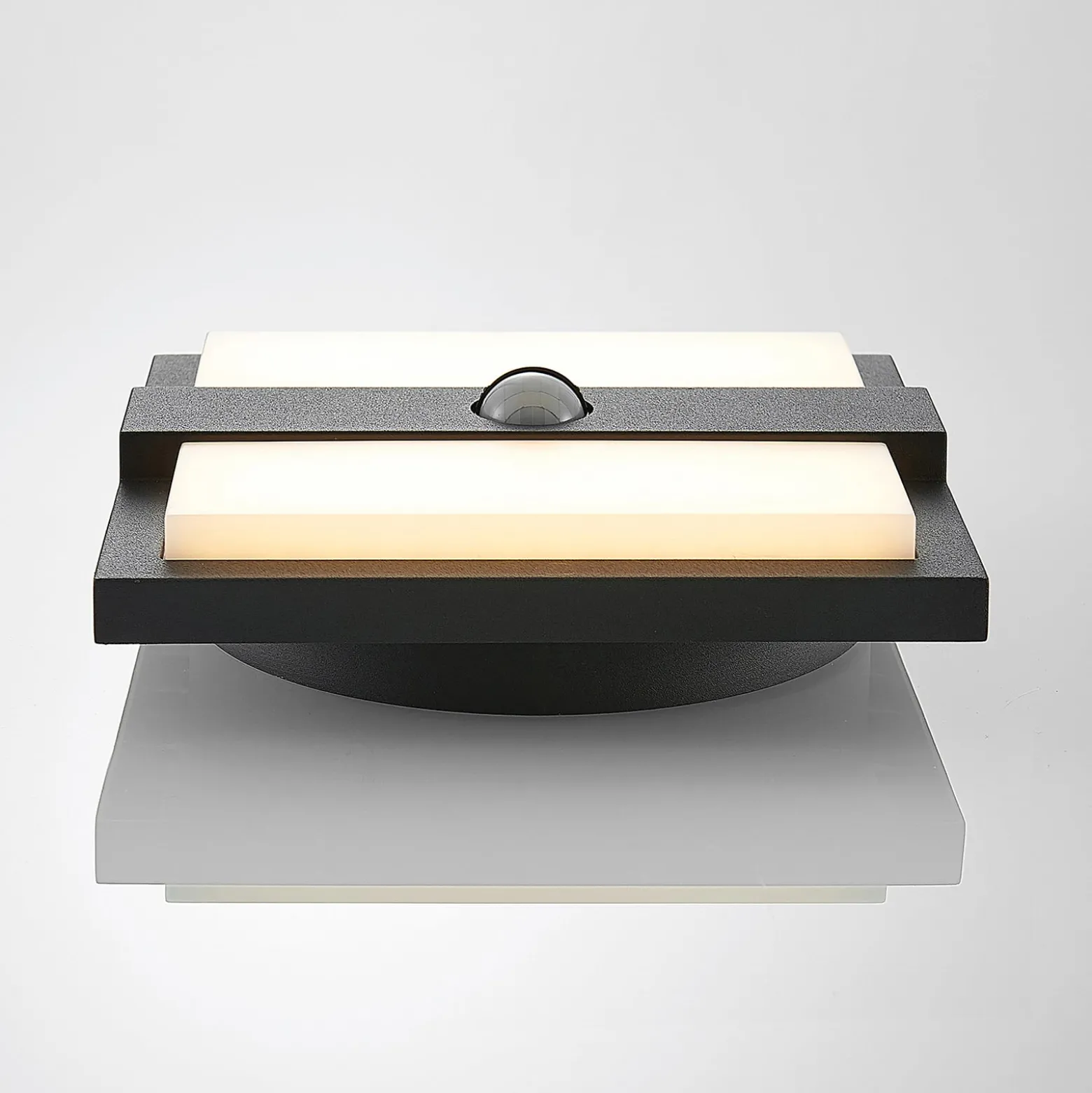 Lucande LED-Außenwandleuchte Gylfi, 20 cm, schwarz, Sensor
