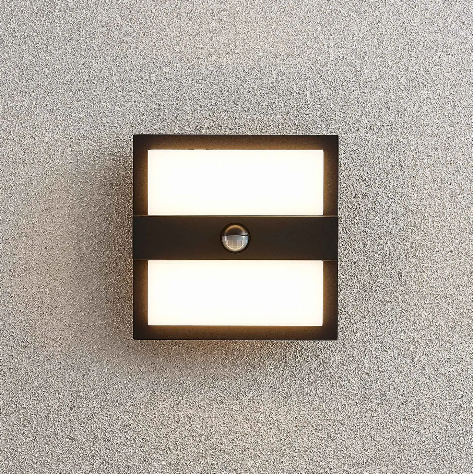 Lucande LED-Außenwandleuchte Gylfi, 20 cm, schwarz, Sensor