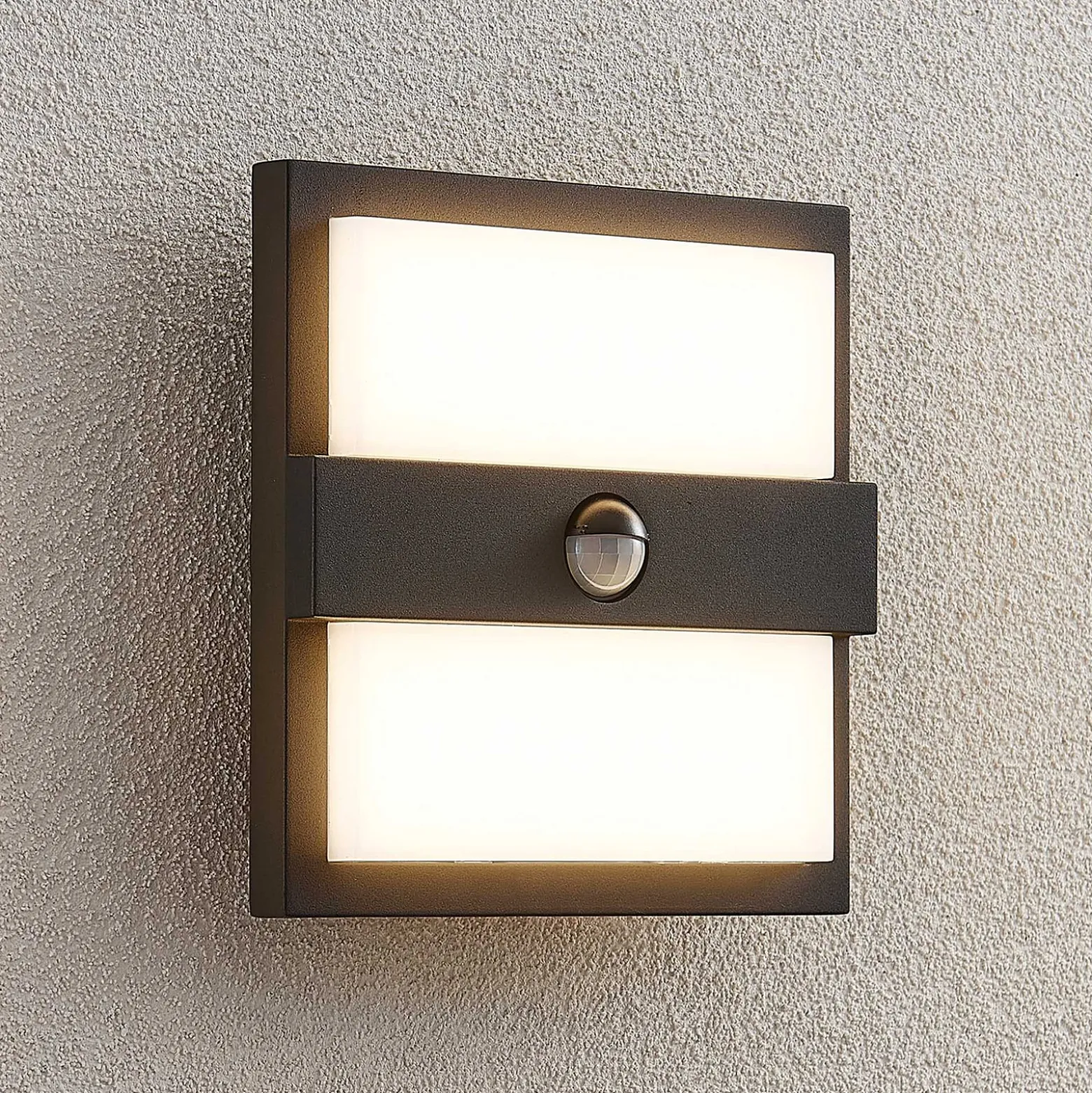 Lucande LED-Außenwandleuchte Gylfi, 20 cm, schwarz, Sensor