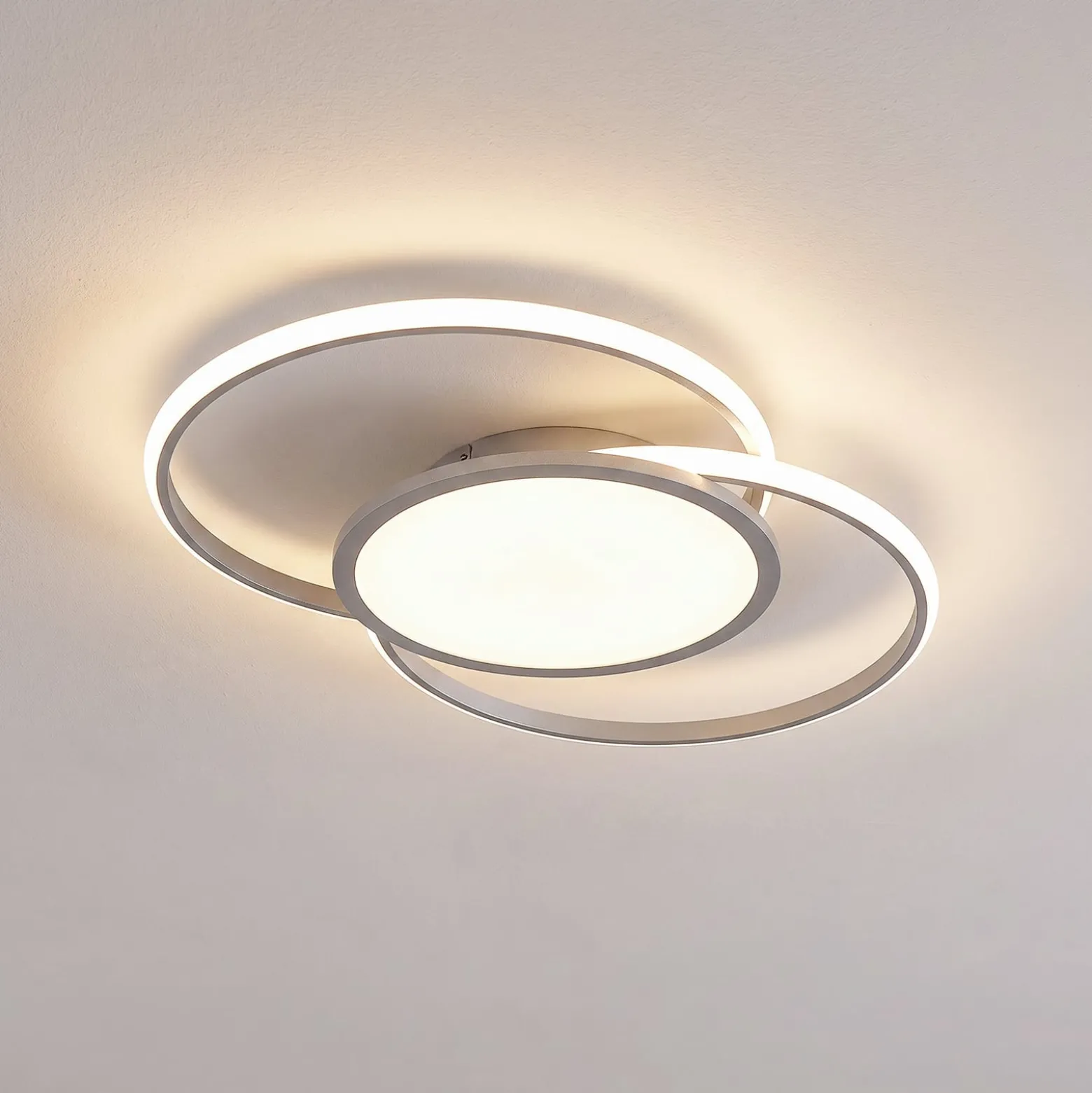 Lucande LED-Deckenlampe Senne, CCT, silber, Metall