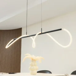 Lucande LED-Hängeleuchte Kisune, schwarz/weiß, Metall