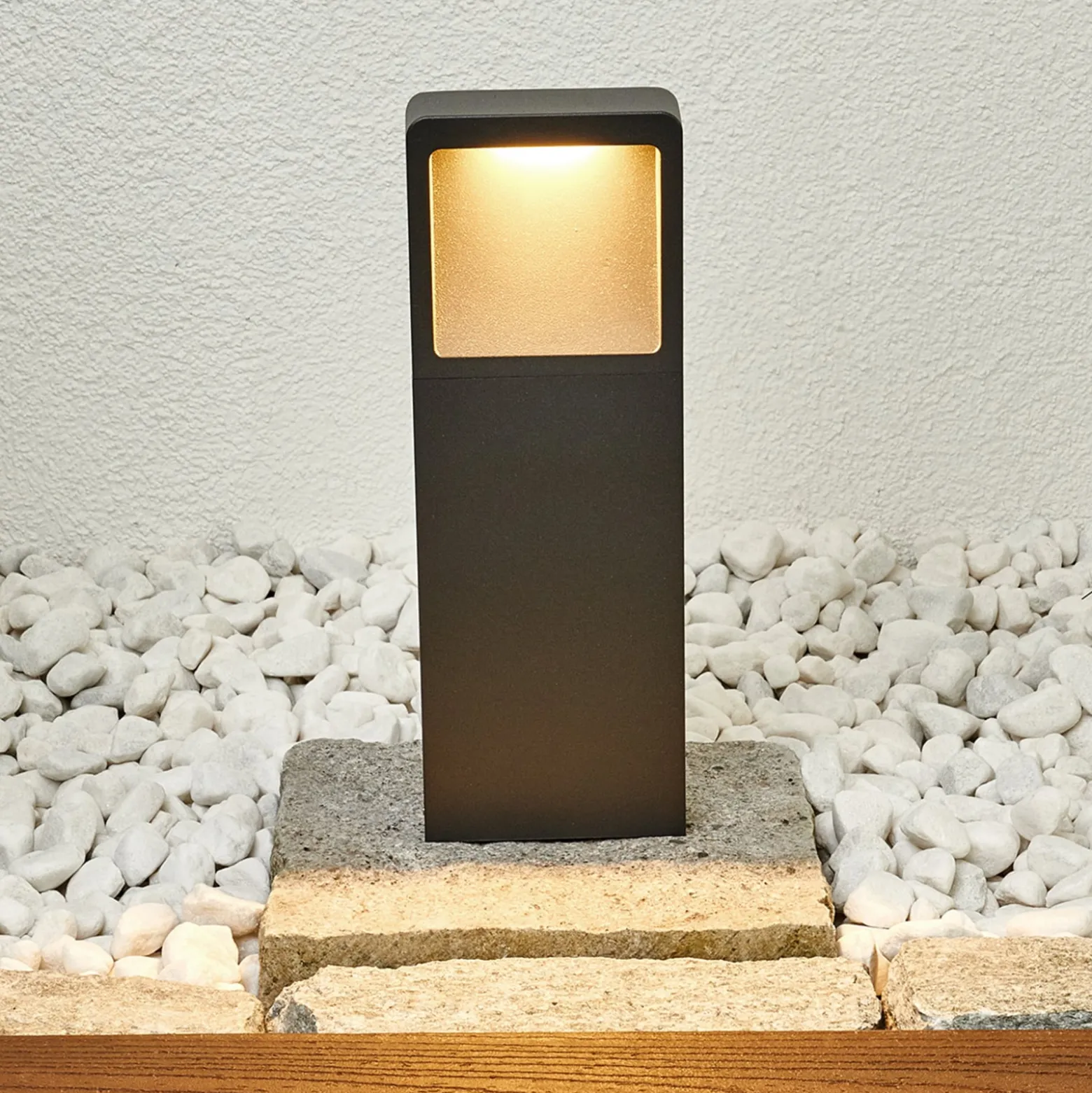 Lucande LED-Sockellampe Leya, 35 cm, anthrazit, Metall, IP54