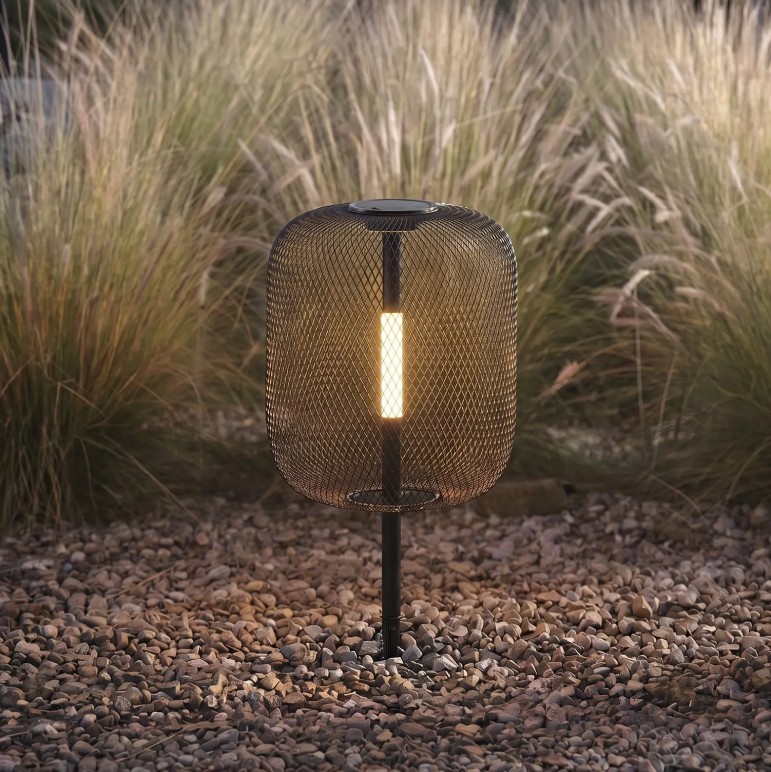 Lucande LED-Solarerdspießleuchte Faylen, schwarz, IP65