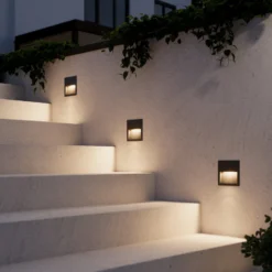 Lucande LED-Wandeinbauleuchte Loya, 11,5x11,5 cm, grau, IP54